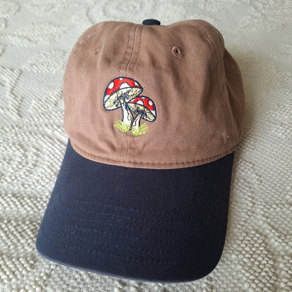 Baseball cap with mushroom design